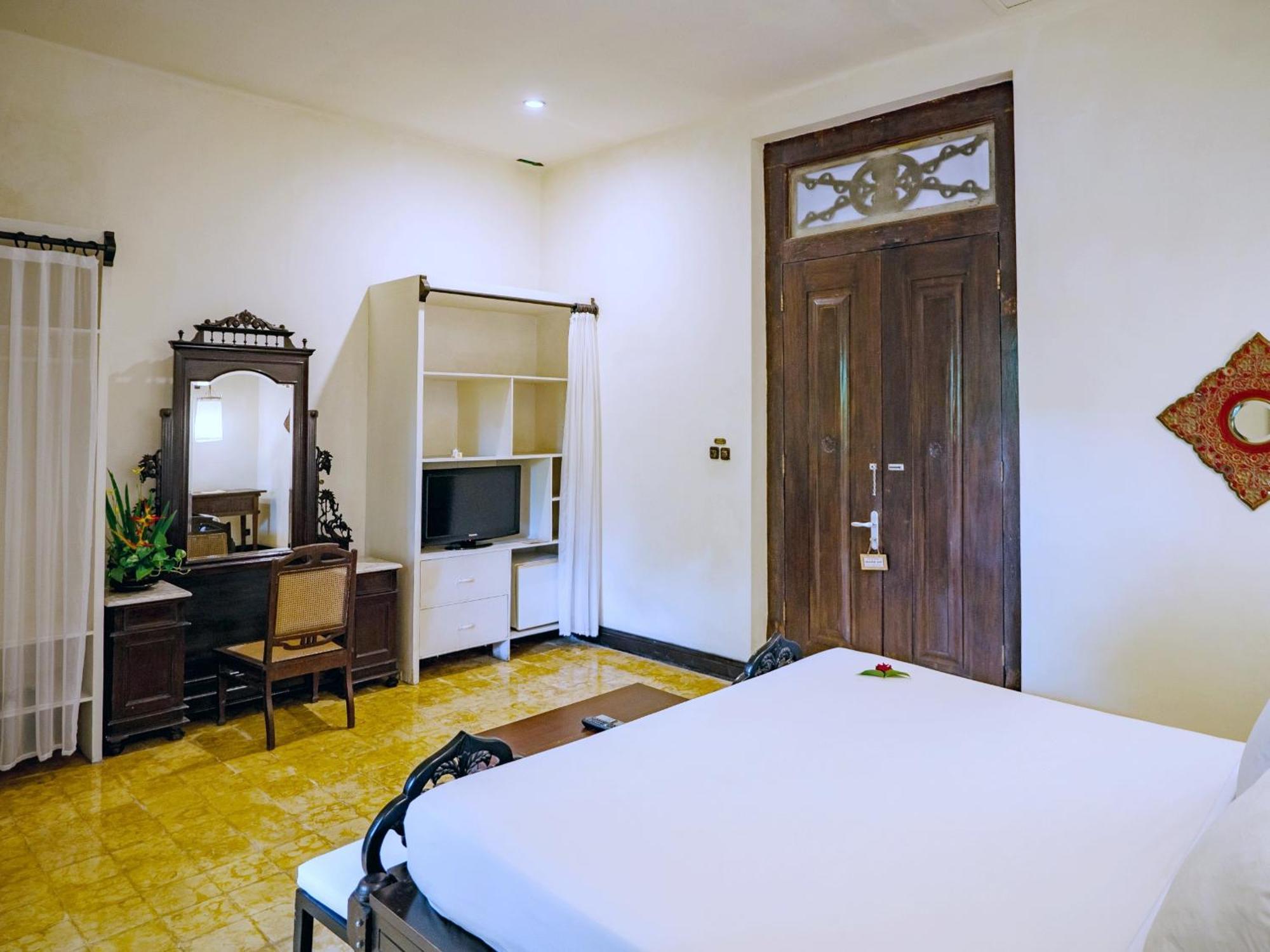 Hotel Tugu Blitar Exteriér fotografie