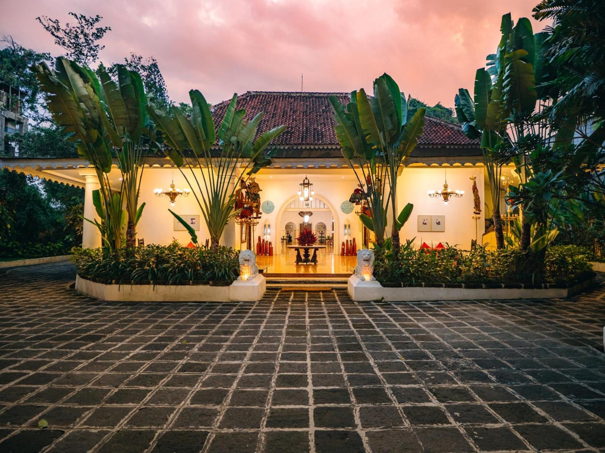 Hotel Tugu Blitar Exteriér fotografie