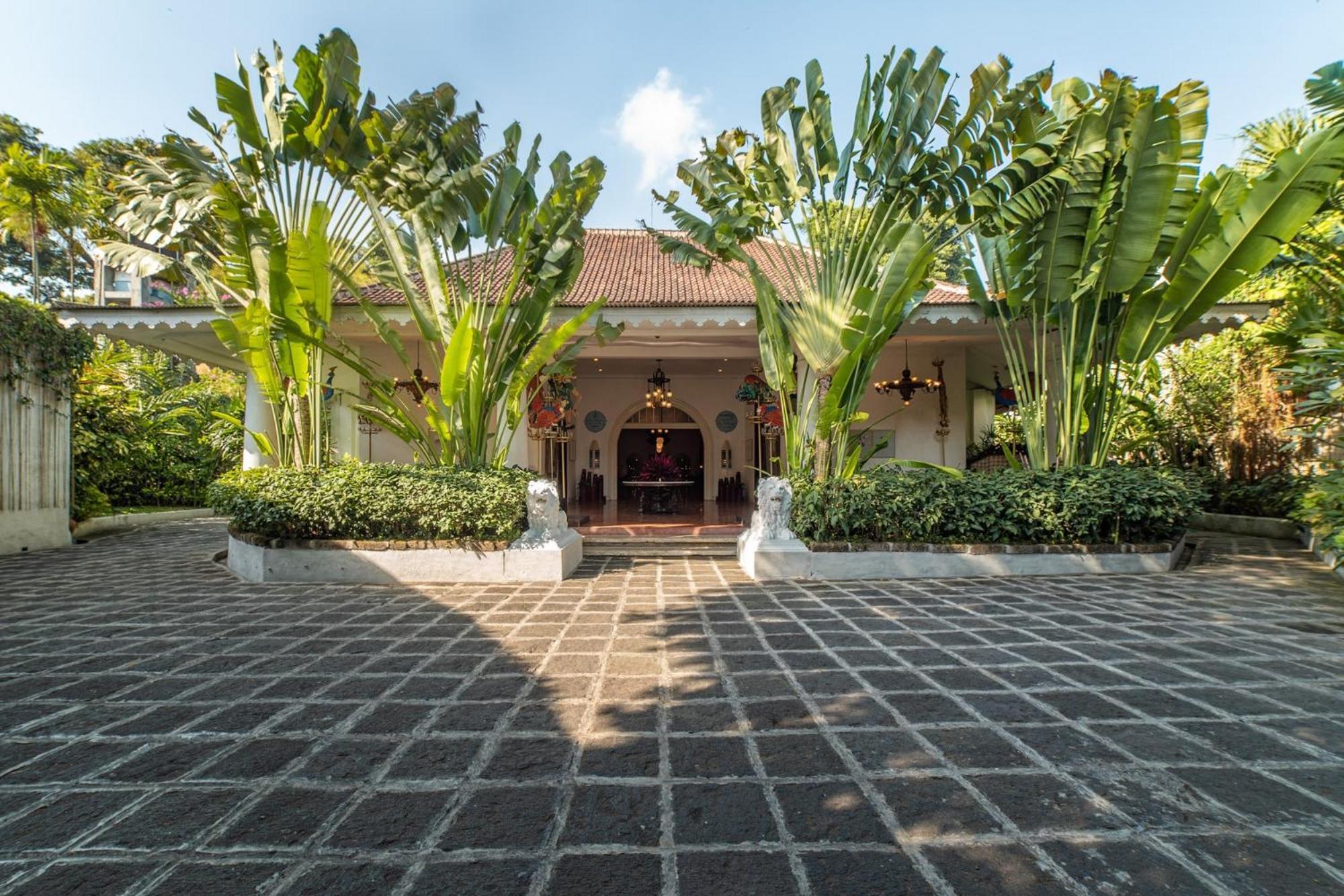 Hotel Tugu Blitar Exteriér fotografie